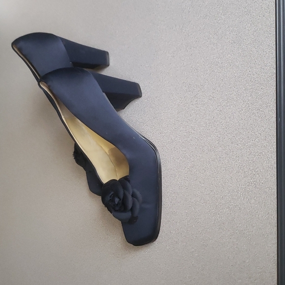 Sam & Libby Stacked Navy Blue Heels Size 5.5 - Picture 2 of 5